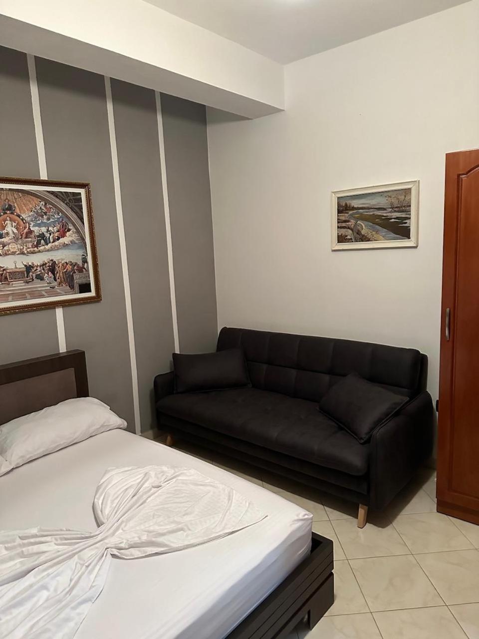 Eid Mar Hostel Vlore Exterior photo